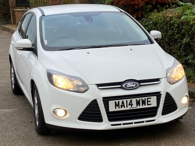 2014 Ford Focus 1.0 EcoBoost Zetec Navigator 5dr HATCHBACK PETROL Manual