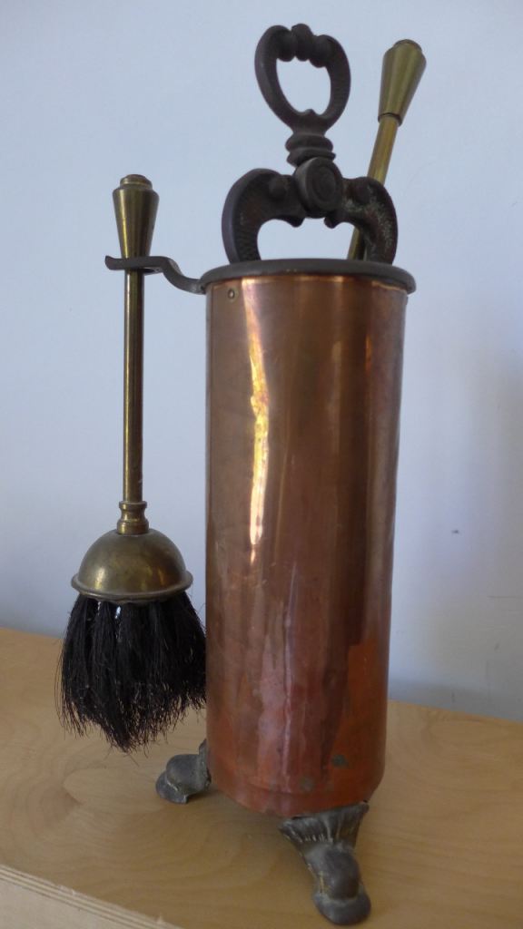 VINTAGE ANTIQUE BRASS & COPPER FIRESIDE COMPANION SET. FIRE-PLACE COMPANION SET. ART DECO.