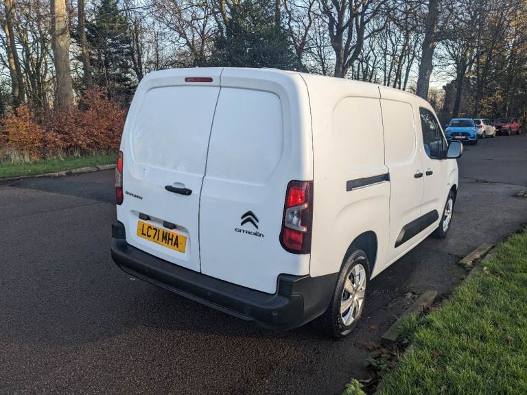 berlingo 5 seater crewvan,F/S/H, caged rear, very clean only £6995 no vat, px welcome