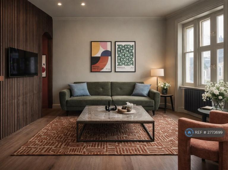 1 bedroom flat in Redcliffe Gardens, London, SW10 (1 bed) (#2773699)