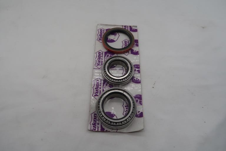 Yukon Gear Replacement Axle Bearing & Seal Kit For D60 & D70U / 94-02