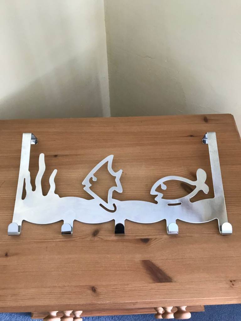 Bathroom fish hanging rack 16 inches wide (41 cms)