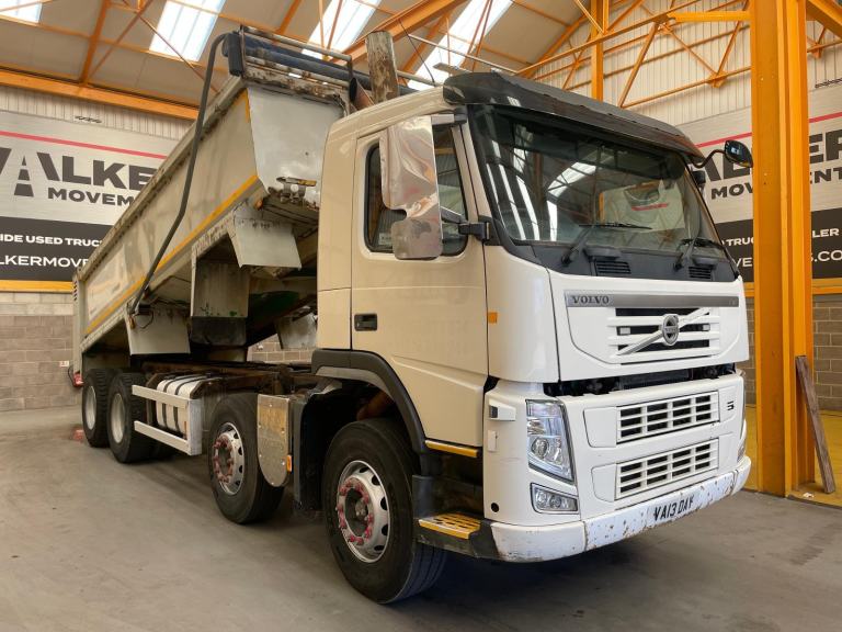 VOLVO FM 370 EURO 5, 8X4 STEEL TIPPER - 2013 - VA13 DAY