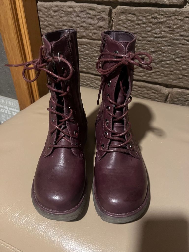 Heavenly feet martina zip up boots size 5