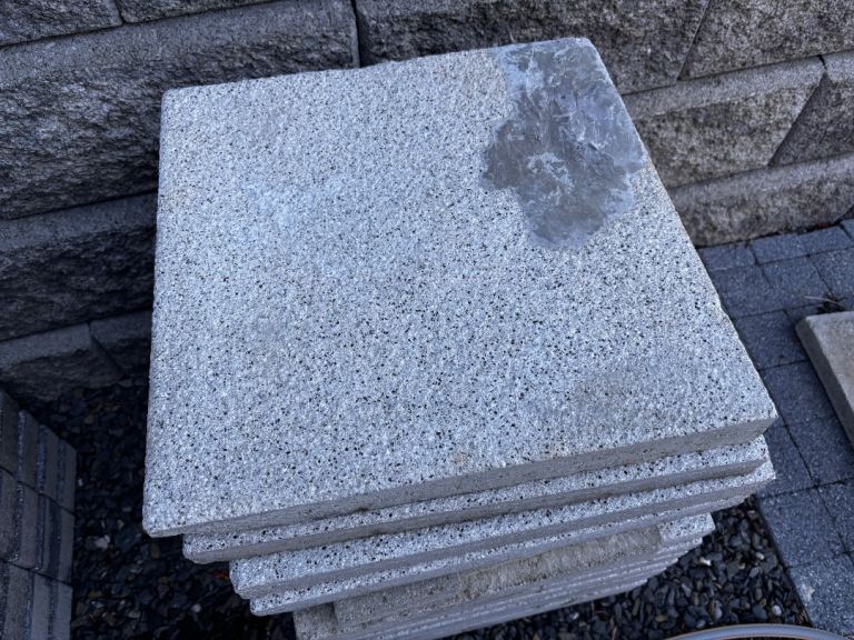 Building brick