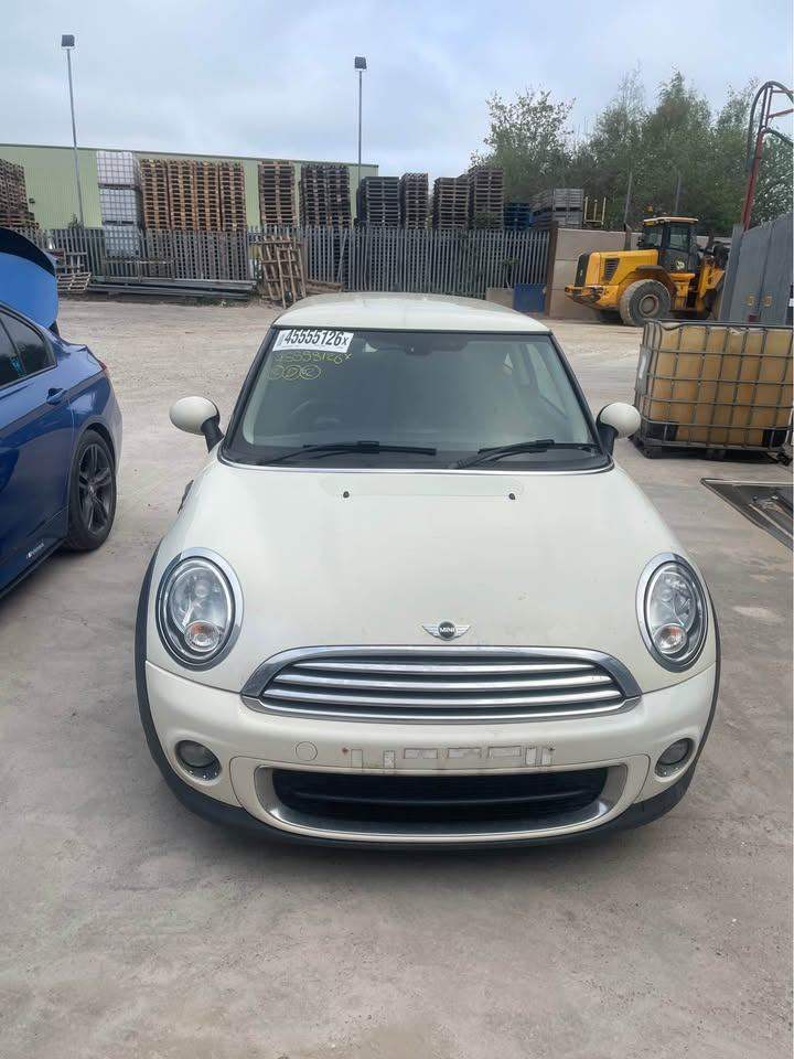 MINI COOPER HATCHBACK R56 BREAKING FOR SPARES