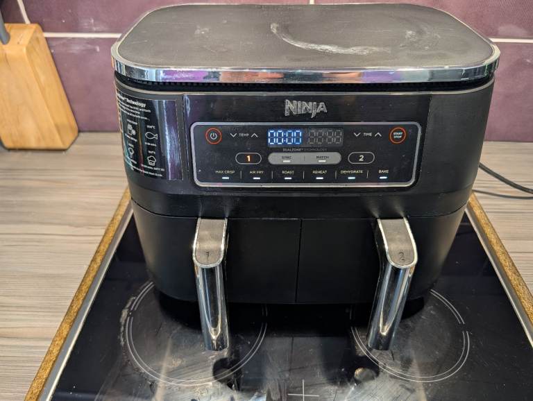Ninja Foodi Dual Zone Air Fryer AF300UK – Black, Good Condition
