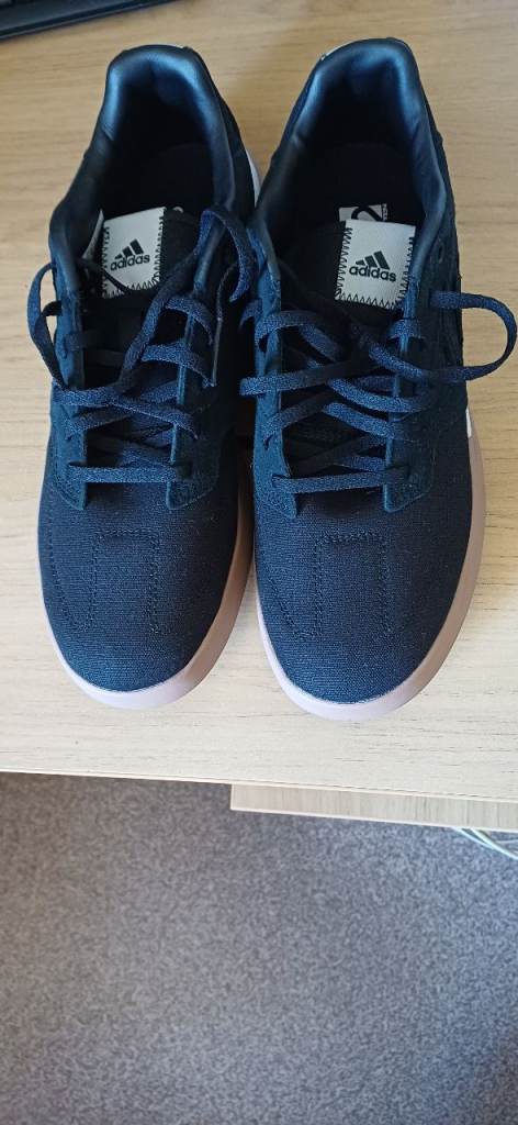 Men's Adidas casual shoes