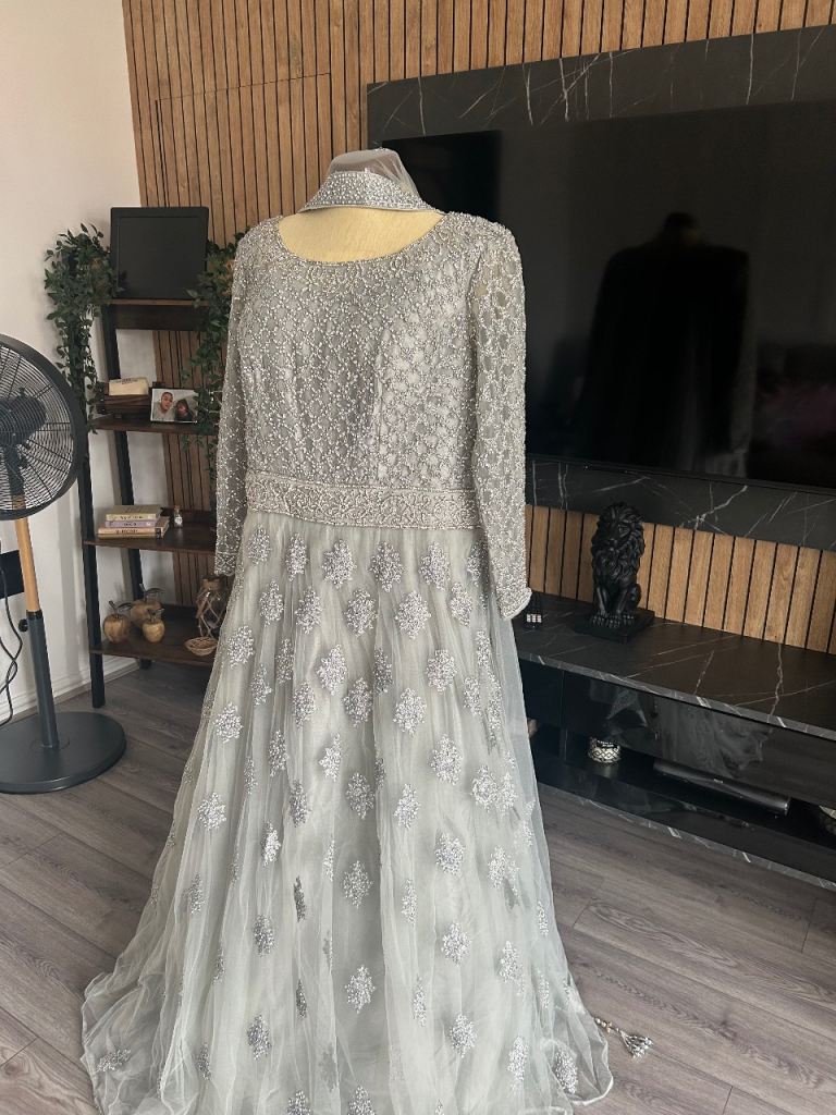Wedding dress +scarf size XL
