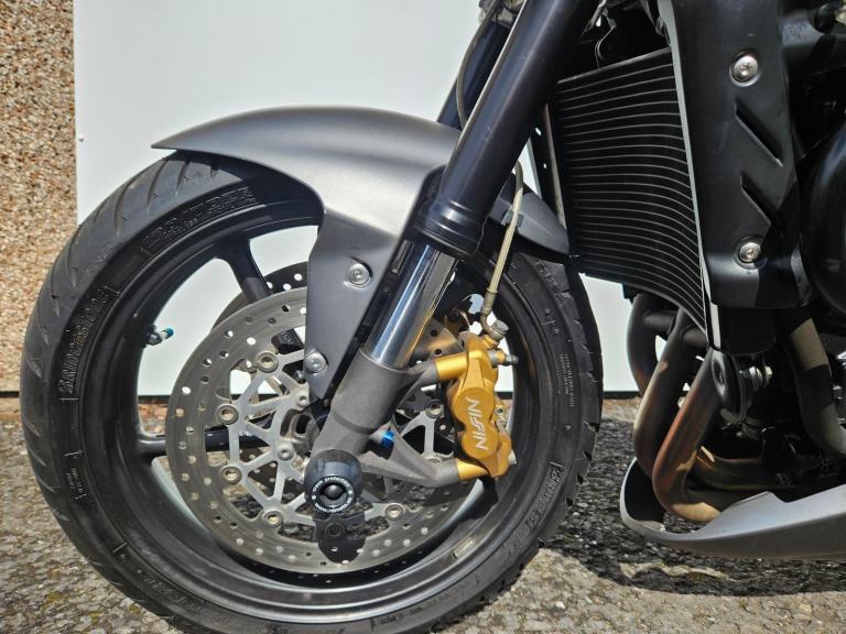 Triumph Street Triple R 675 abs in outstanding condition