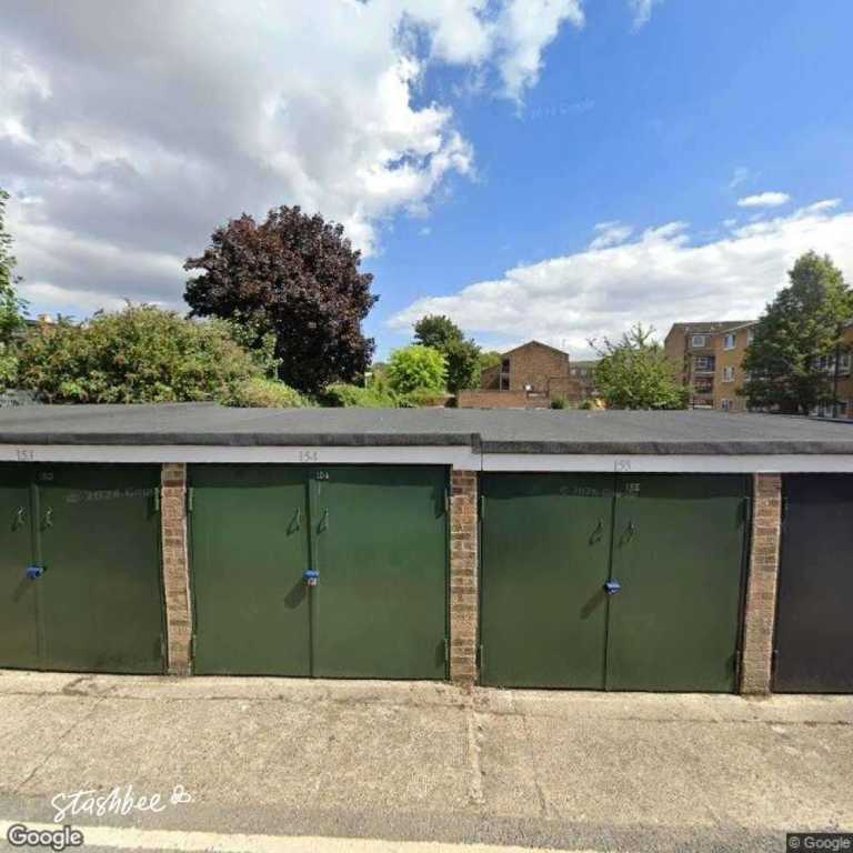 Garage to rent in London (SE5) | Stashbee