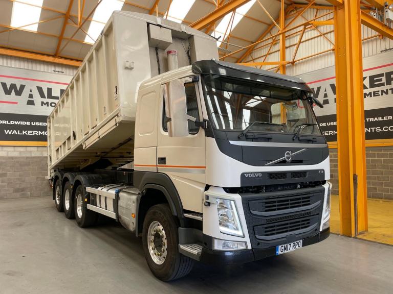 VOLVO FM 420 *EURO 6* 8X4 TRIDEM ALUMINIUM BULK TIPPER/BLOWER - 2017 - GM17 RPO