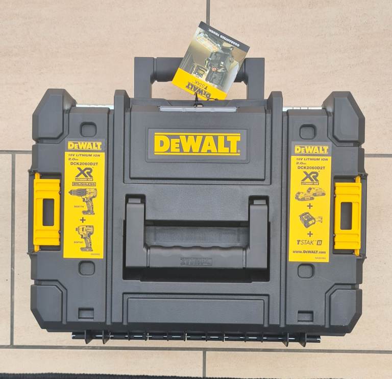 DEWALT COMBI DRILL & IMPACT DRIVER 18V 2 x 2.0Ah Li-Ion XR Brushless Cordless 