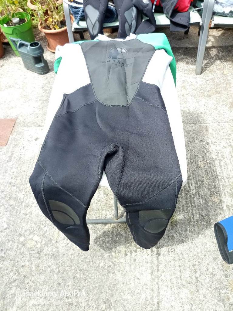 2 X Full Length Wetsuits – Black, Good Condition