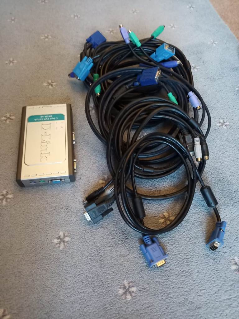 D-Link DKVM-4K 4-Port KVM switch Keyboard / Mouse / VGA