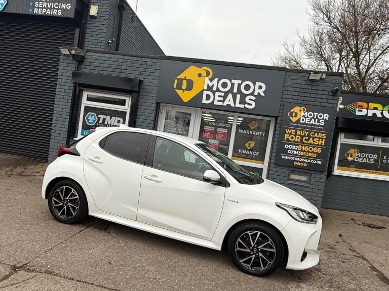 2020 Toyota Yaris 1.5 VVT-h Design E-CVT Euro 6 (s/s) 5dr HATCHBACK Petrol/Elect