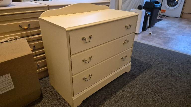 Chest of Drawers - Cream - Good Condition