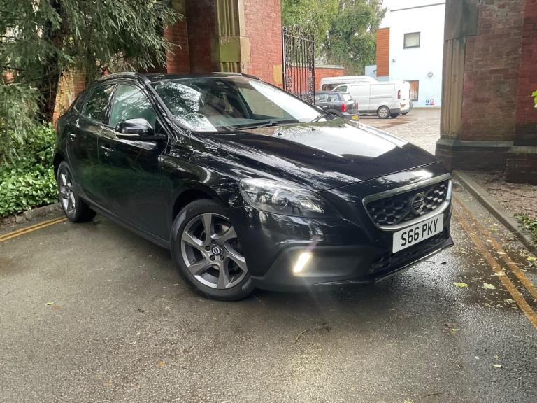 2015 Volvo V40 D2 Cross Country Lux Nav 5dr HATCHBACK DIESEL Manual