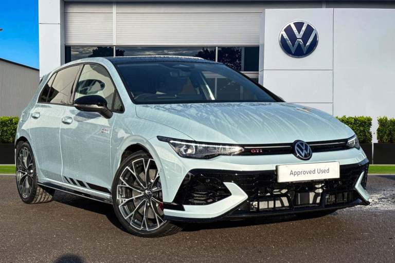 2025 Volkswagen Golf 2.0 TSI 300 GTI Clubsport 5dr DSG Ã¢Â­ÂLeather, Sunroof, DCC, Performance  ...