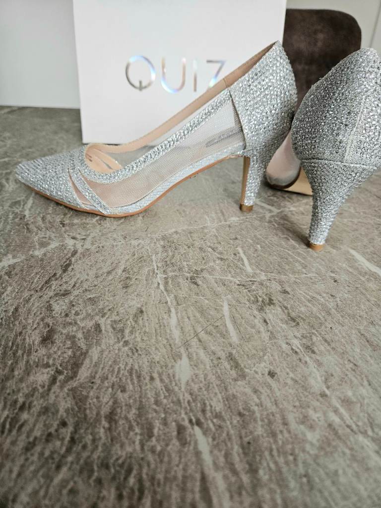 NEW, BOXED, QUIZ BLING SHOES SIZE 5