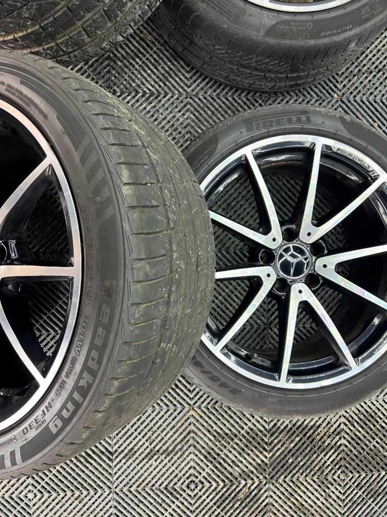 GENUINE MERCEDES C63s AMG SILVER ALLOYS - Rears 285/35 ZR18 & Fronts 245/40 R18 ✅