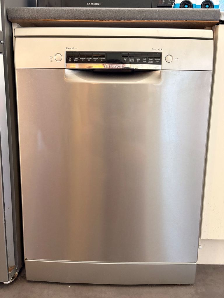 Bosch Series 4 Freestanding Dishwasher – Silver Inox, Excellent Condition - Make an offer!