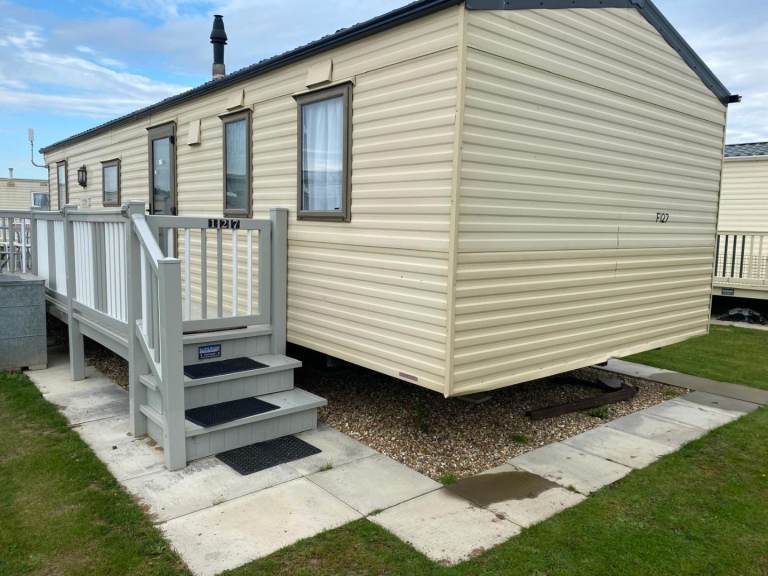 6 berth caravan for sale all contents included