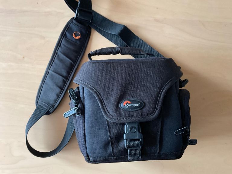 VGC LOWEPRO PROFESSIONAL DIGITAL CAMERA STORAGE BAG (LP 118 GL - Case Pouch)