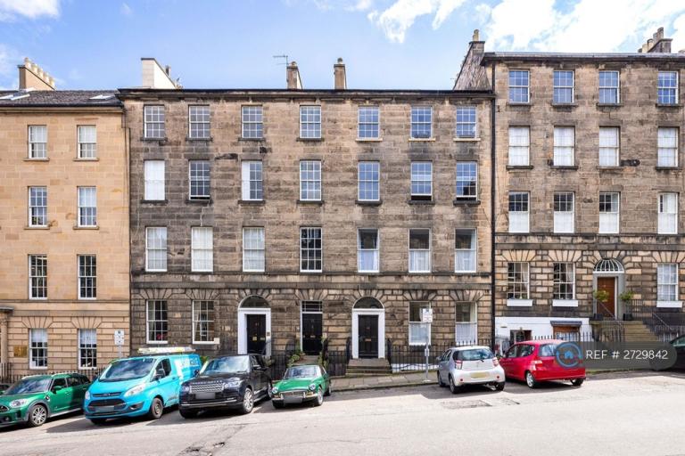 3 bedroom flat in Dublin Street, Edinburgh, EH3 (3 bed) (#2729842)