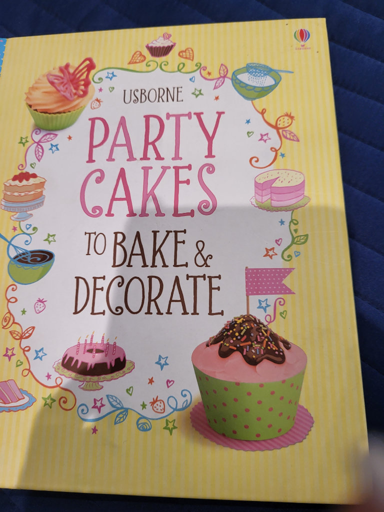 Usborne Party cakes to bake and decorate- Brand new