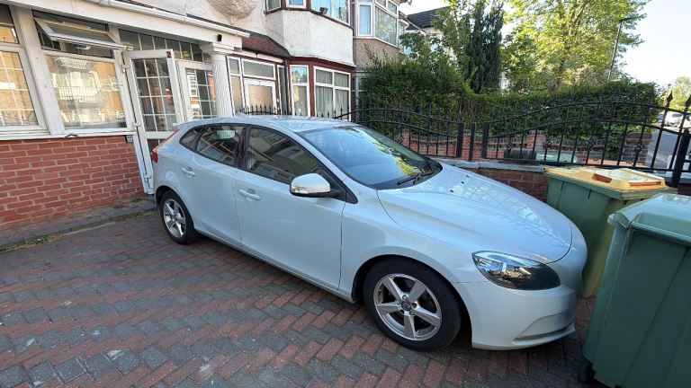 Volvo, V40, Hatchback, 2015, Manual, 1969 (cc), 5 doors