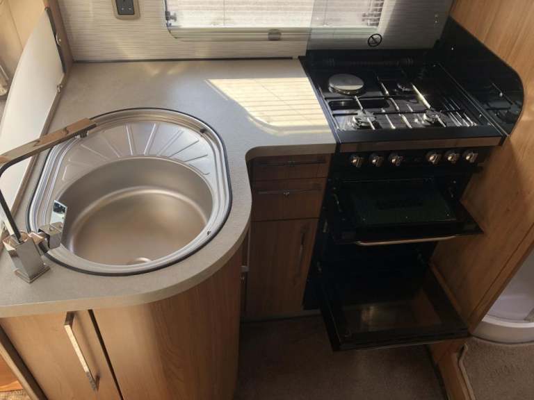 2016 AUTO-TRAIL COMANCHE FRONTIER 4 BERTH MOTORHOME