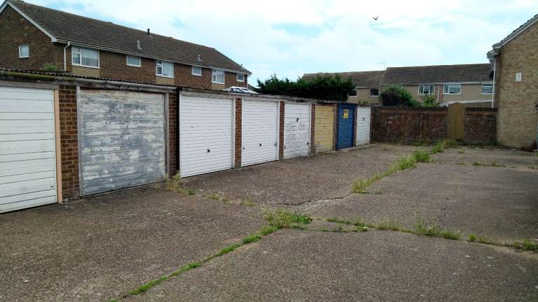 Garage to let in Hayley Road, Lancing
