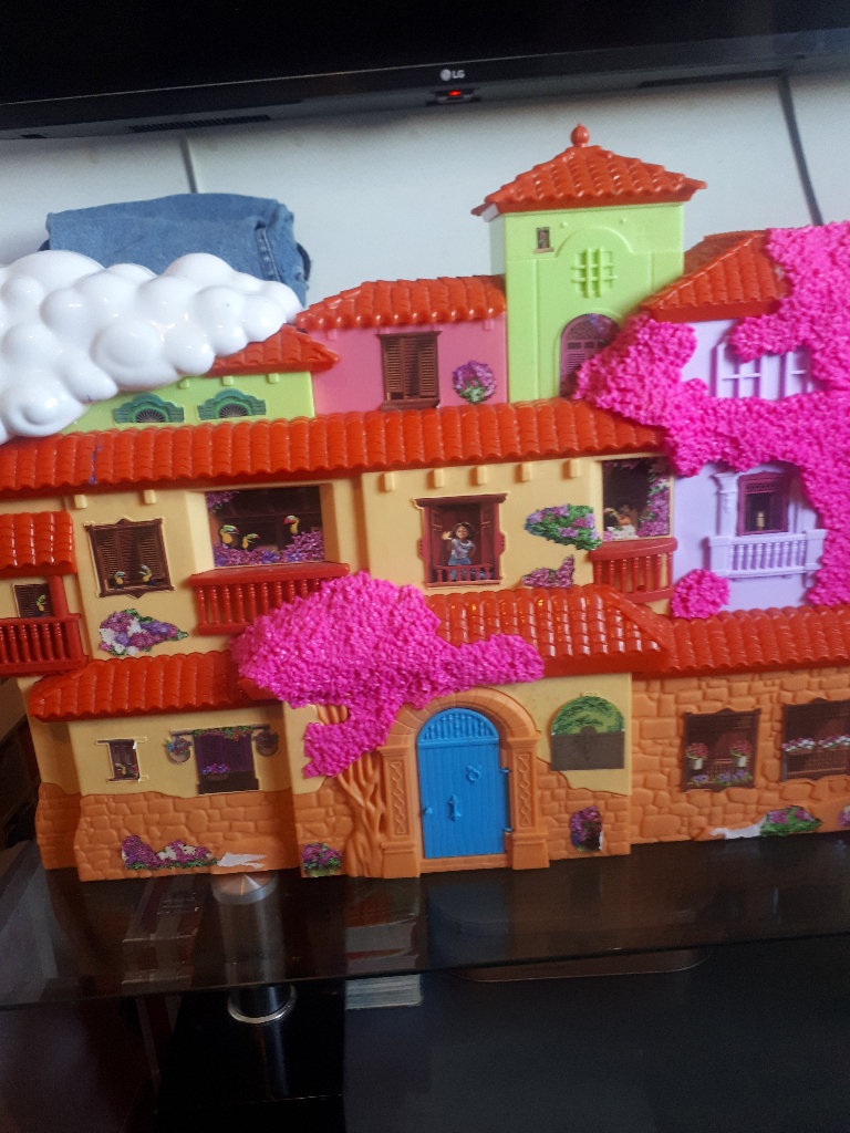 Very good condition Encanto house 