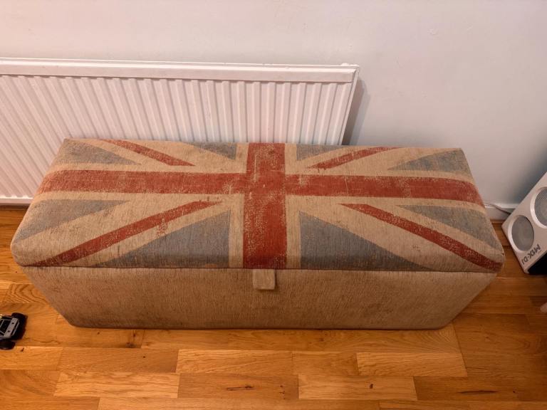 Union Jack Storage Ottoman / Blanket Box – Good Condition