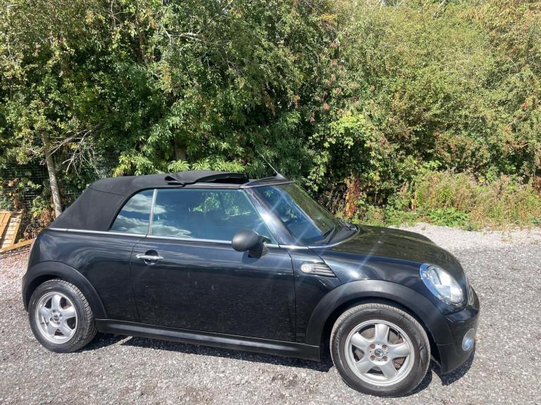 MINI ONE 1.6 PETROL CONVERTIBLE 10 REG BLACK MOT FEBRUARY 22ND 2027 TAX £200 LOW INSURANCE 40+MPG