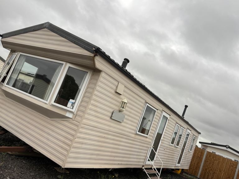 Static caravan to rent in Billingshurst