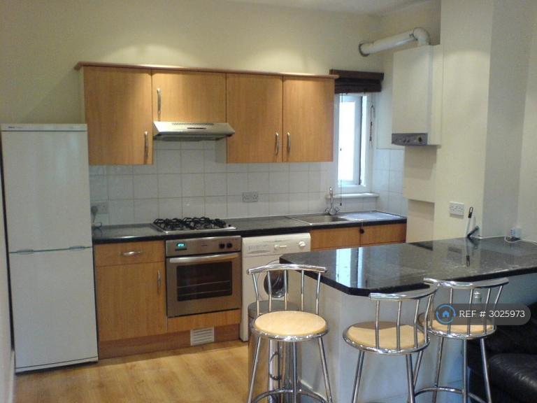 3 bedroom flat in Sunny Gardens Road, Hendon, NW4 (3 bed) (#3025973)