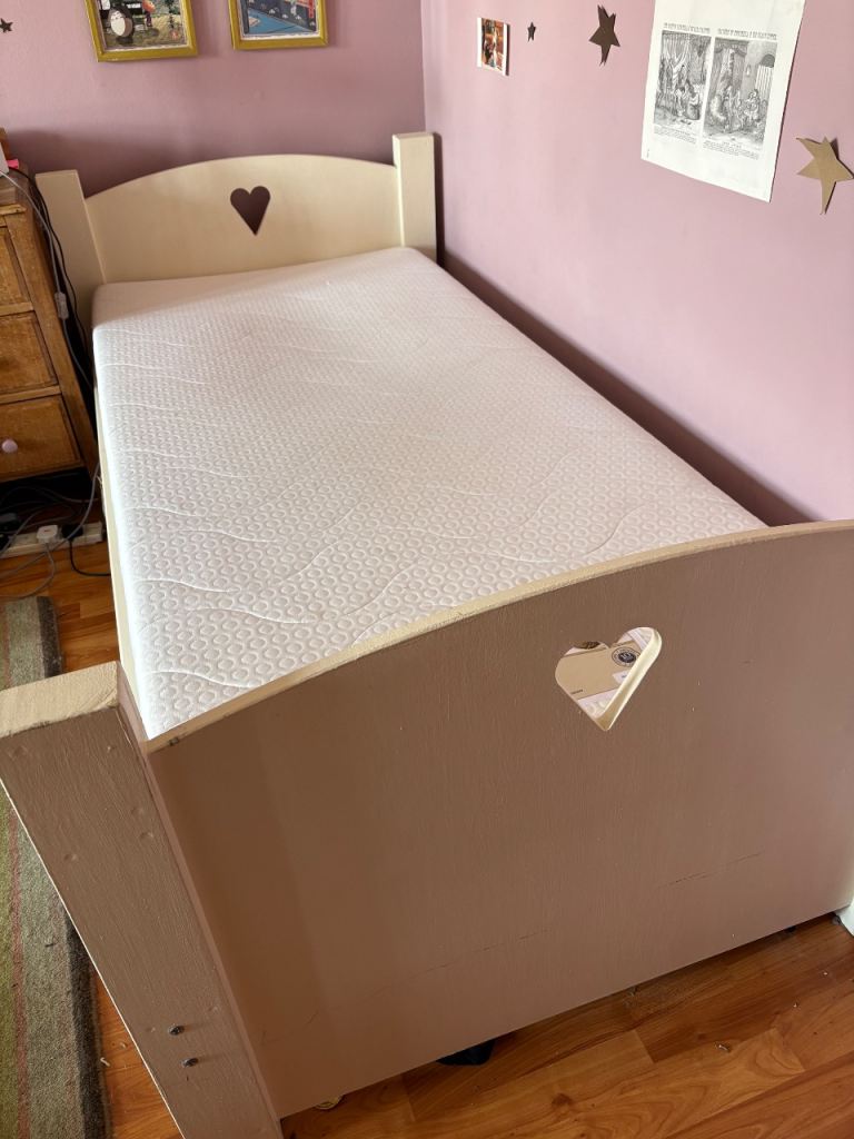 White single bed