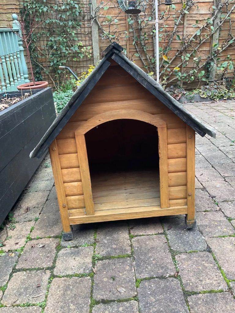 WOODEN GARDEN DOG HOUSE