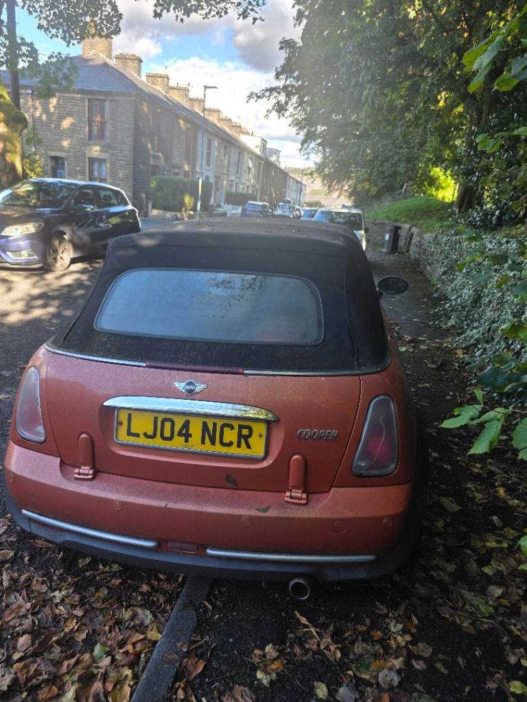 Mini, CONVERTIBLE, Convertible, 2004, Manual, 1598 (cc), 2 doors