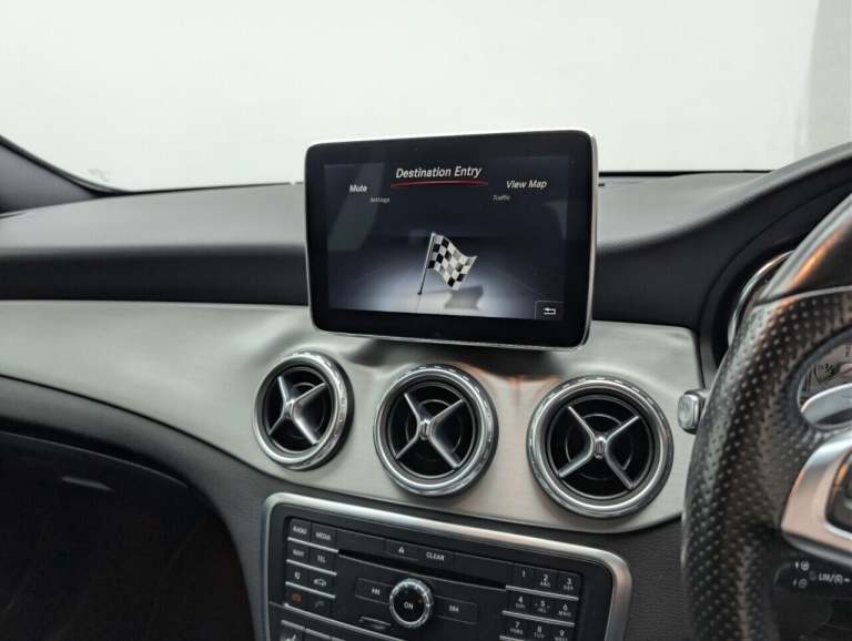  Mercedes-Benz A-Class 2.1 GLA220d AMG Line (Premium) SUV 5dr Diesel 7G-DCT 4MATIC Euro 6 (s/s) (...