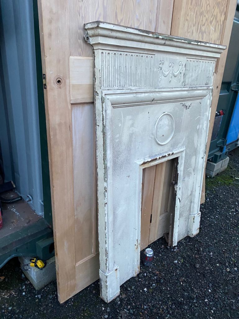 Large Victorian / Edwardian cast iron fireplace 