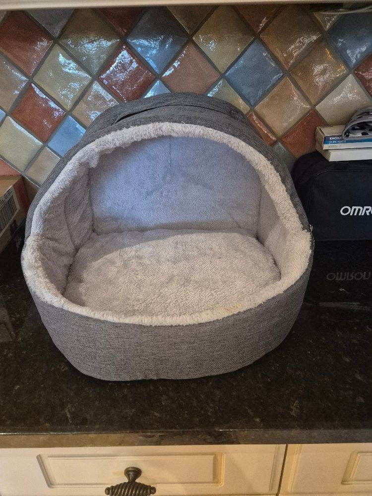 cat house brand new never been used perfect condition