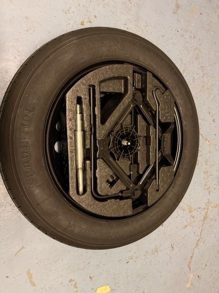 MG ZS HS spare wheel and Jack. Never used