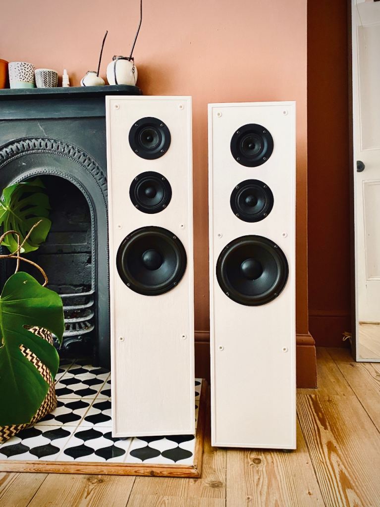 Jamo Studio 160 floor standing speakers