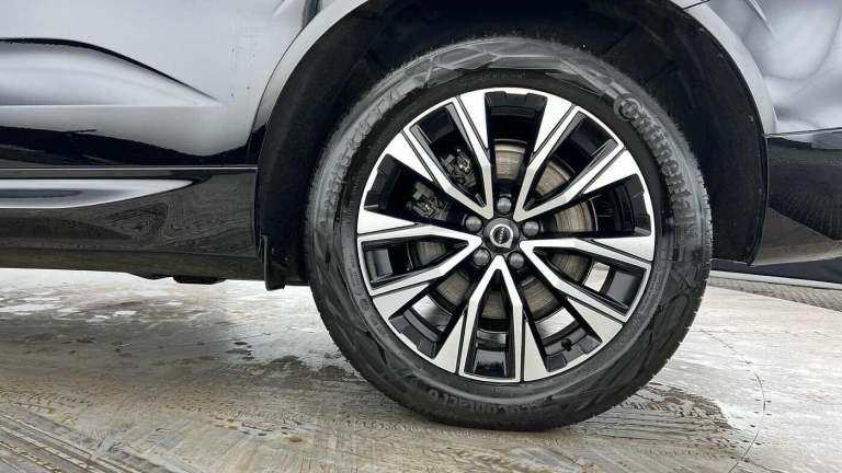 2022 Volvo XC60 Plus, B5 AWD mild hybrid, Petrol, Dark ESTATE Petrol/Electric Hybrid Automatic