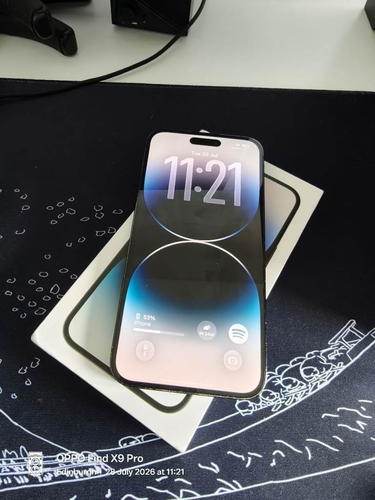 Apple iPhone 14 Pro Max - Space Black, Cracked Back