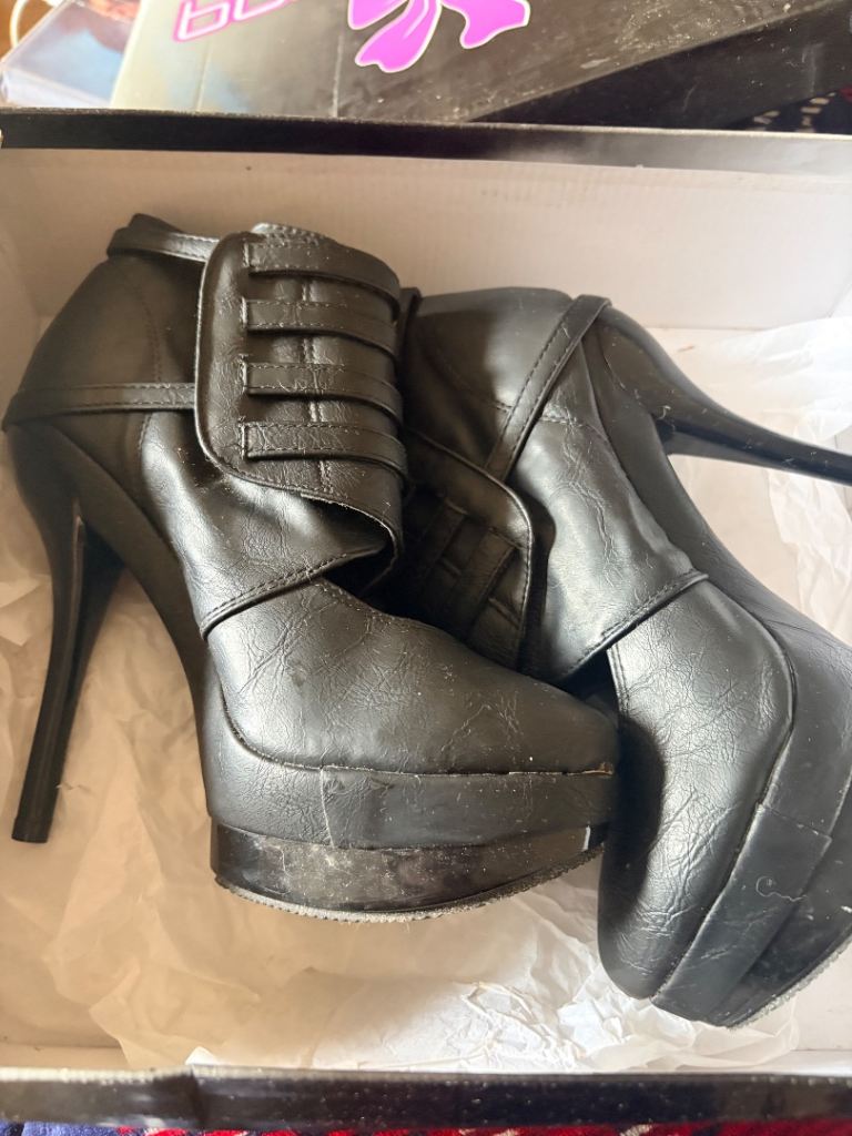 Boohoo Black Platform Heels UK Size 3 – Fair Condition
