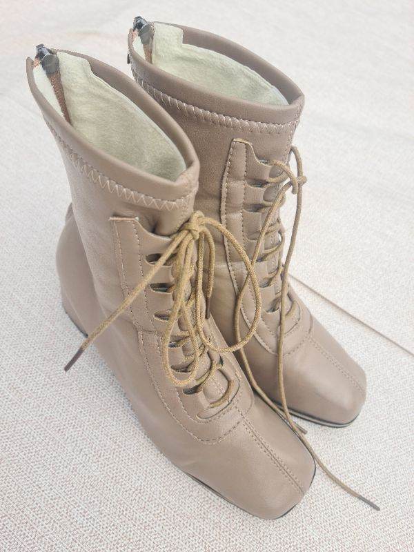 Mis brown boots uk3.5above ankle rear Zip fastening with decorative laces mid block heels